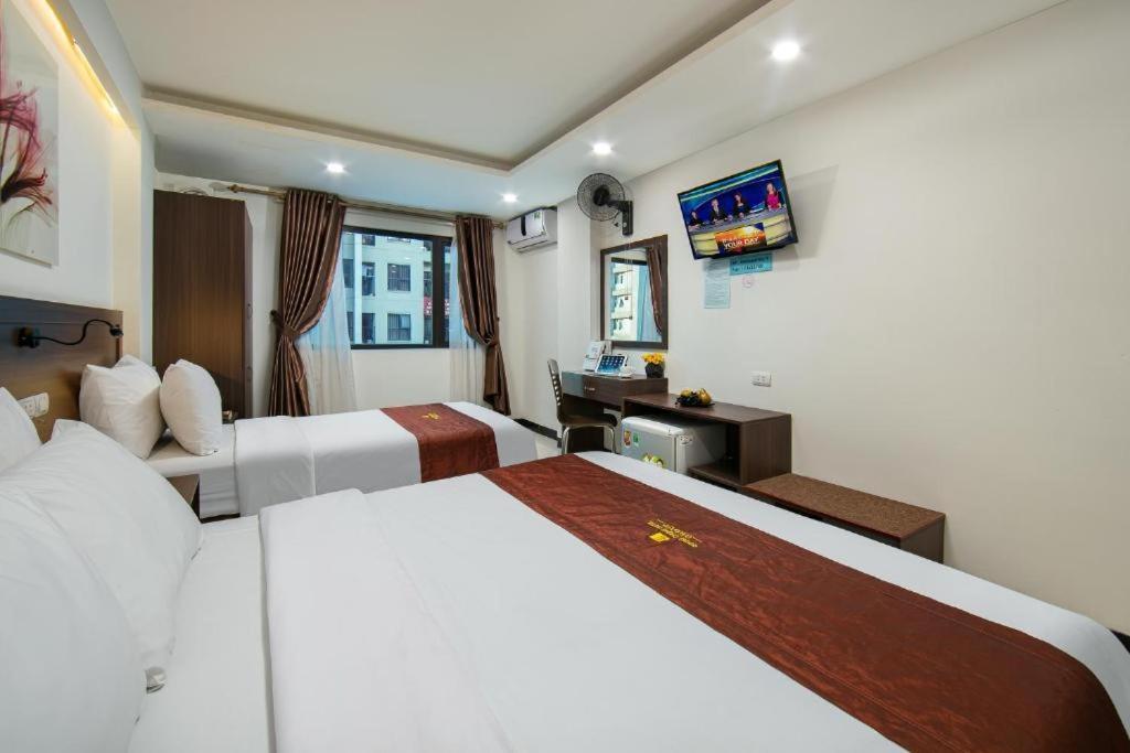 Quang Chung Hotel - 56 Le Van Thiem - By Bay Luxury Hanoi Eksteriør bilde